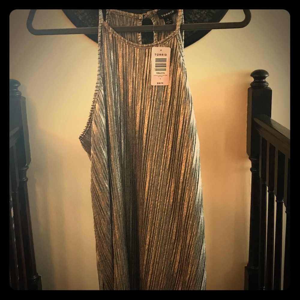 NWT TORRID SHIMMERY SHELL